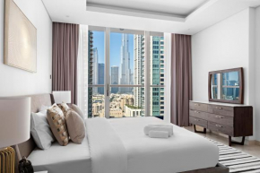 Stunning 1BR with Burj Khalifa Views, Pool & Gym